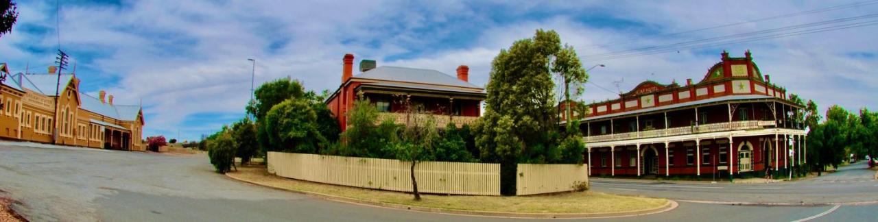 Historic Star Lodge And Station Masters House Narrandera Exteriér fotografie